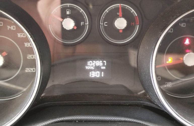 Fiat Punto 1.4 Attractive 8v - Foto #7