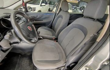 Fiat Punto 1.4 Attractive 8v - Foto #8