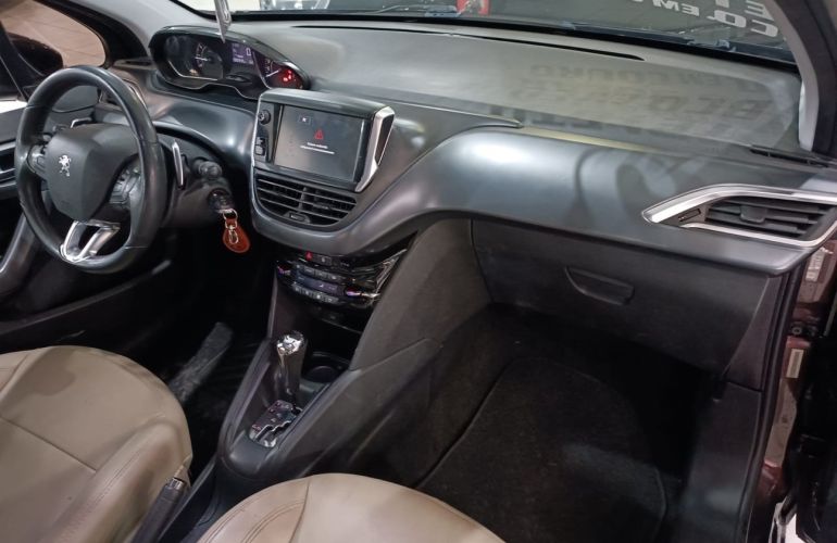 Peugeot 208 1.6 Griffe 16v - Foto #5