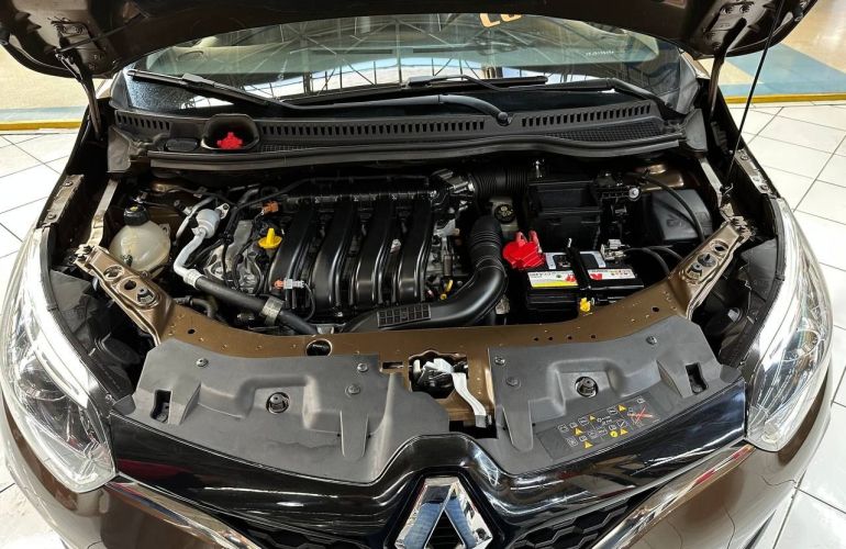 Renault Captur 2.0 16V Intense - Foto #3