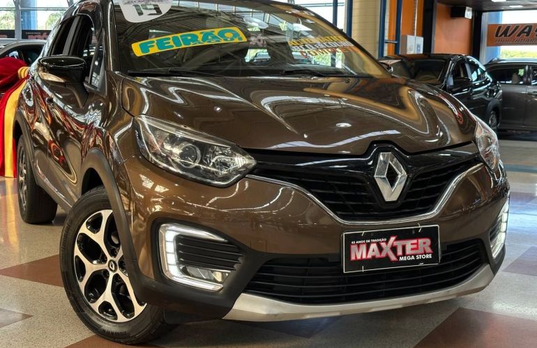 Renault Captur 2.0 16V Intense - Foto #4