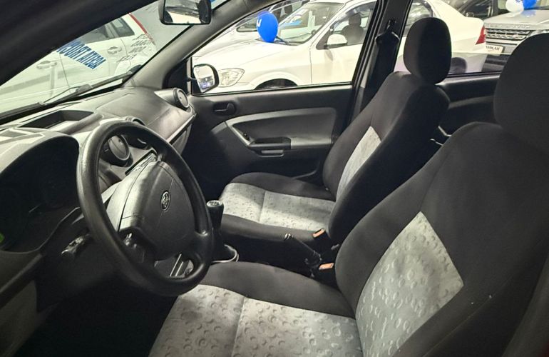 Ford Fiesta Hatch 1.0 (Flex) - Foto #7