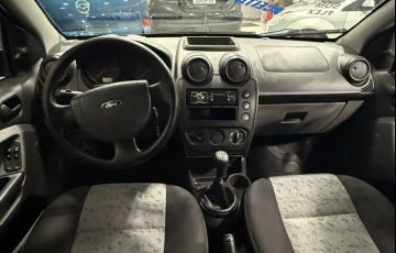 Ford Fiesta Hatch 1.0 (Flex) - Foto #8