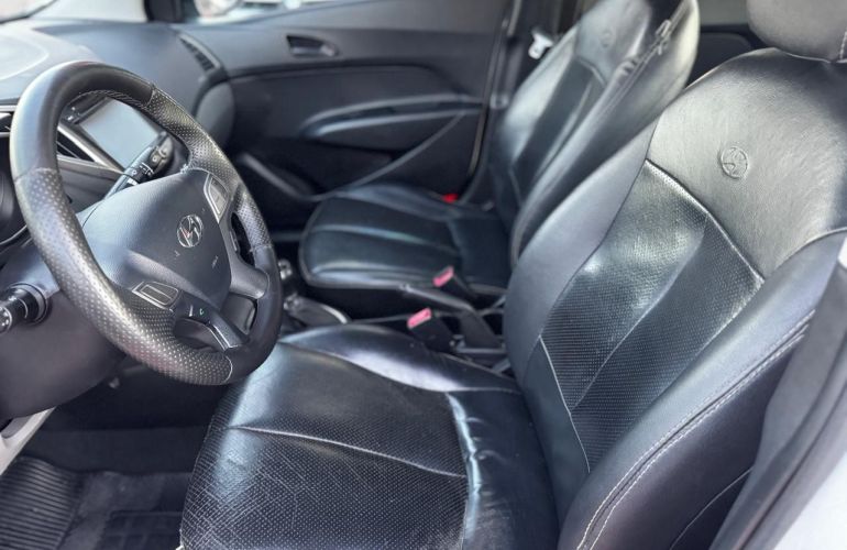 Hyundai Hb20s 1.0 Comfort Plus 12v - Foto #6