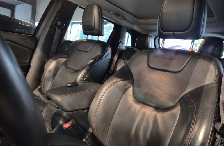 Jeep Cherokee 3.2 Trailhawk 4x4 V6 24v - Foto #4