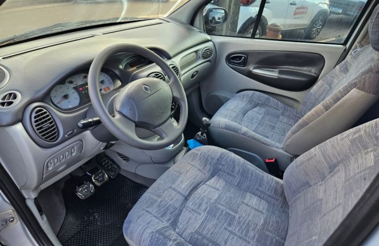 Renault Scénic Privilége 2.0 16V - Foto #3
