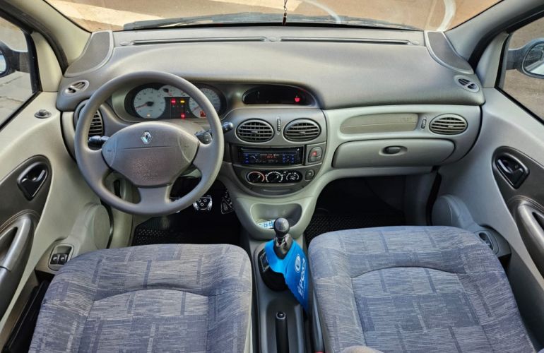 Renault Scénic Privilége 2.0 16V - Foto #9