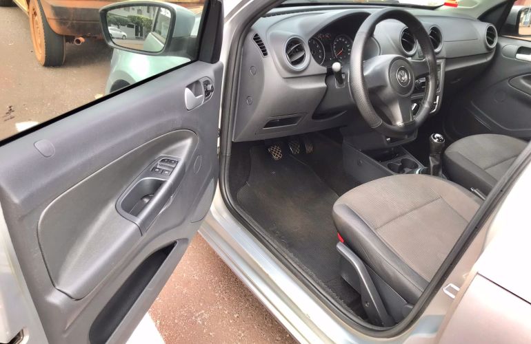 Volkswagen Gol 1.0 8V (G4)(Flex)4p - Foto #5