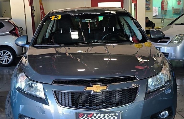 Chevrolet Cruze 1.8 LT 16V Sedan - Foto #2