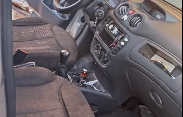 Citroën C3 GLX 1.4 8V (flex) - Foto #3