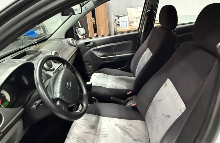 Ford Fiesta Hatch 1.6 (Flex) - Foto #9