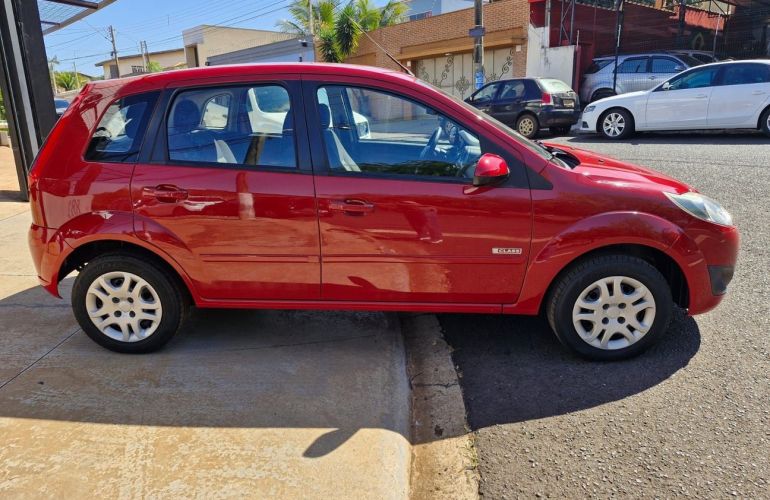 Ford Fiesta 1.6 Rocam SE 8v - Foto #4