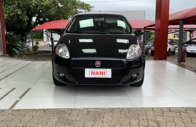 Fiat Punto Essence 1.6 16V (Flex) - Foto #2