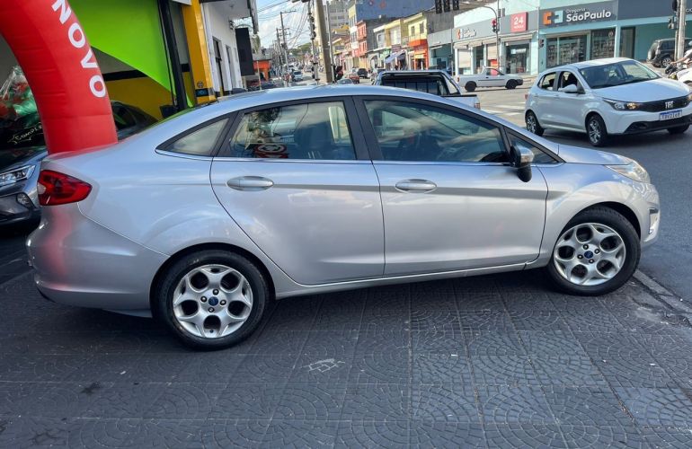 Ford Fiesta 1.6 SE Sedan 16v - Foto #5