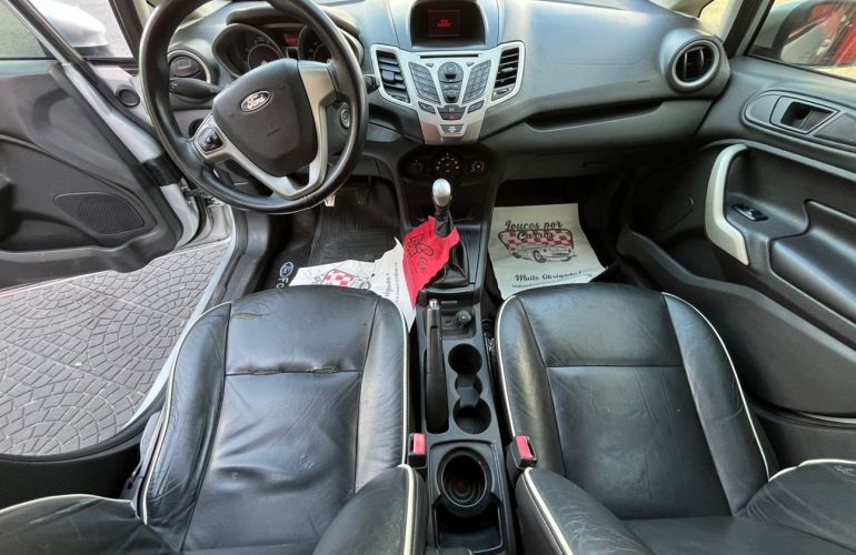 Ford Fiesta 1.6 SE Sedan 16v - Foto #7