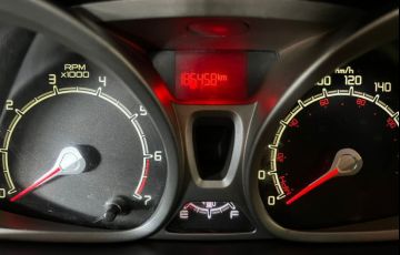 Ford Fiesta 1.6 SE Sedan 16v - Foto #9