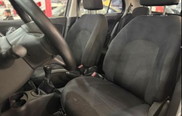 Nissan March 1.6 S 16V 4p - Foto #10