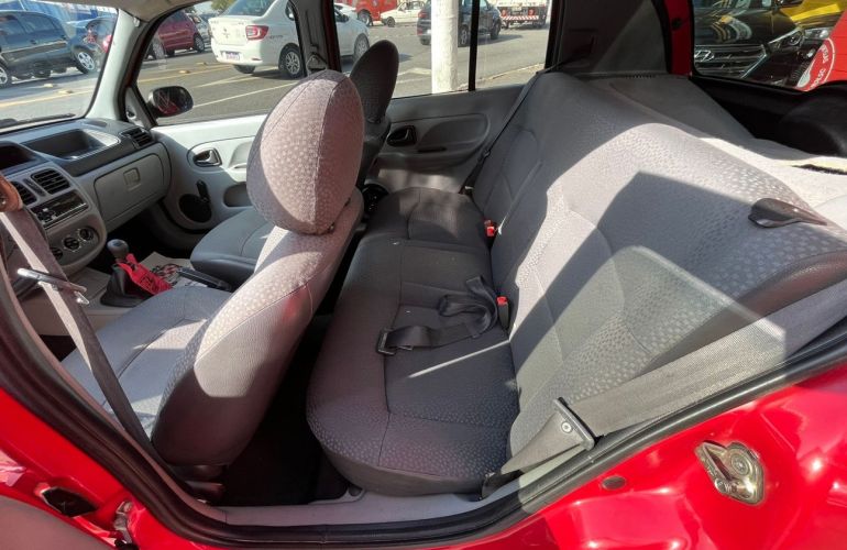 Renault Clio 1.0 Campus 16v - Foto #8