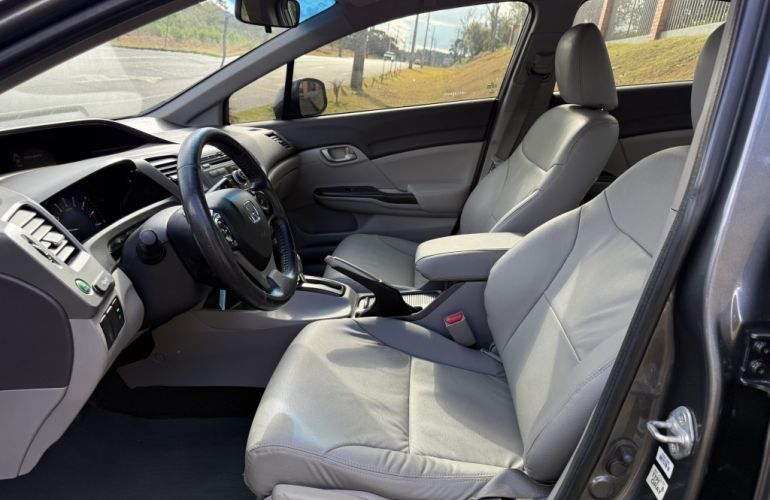 Honda Civic LXS 1.8 i-VTEC (Aut) (Flex) - Foto #9