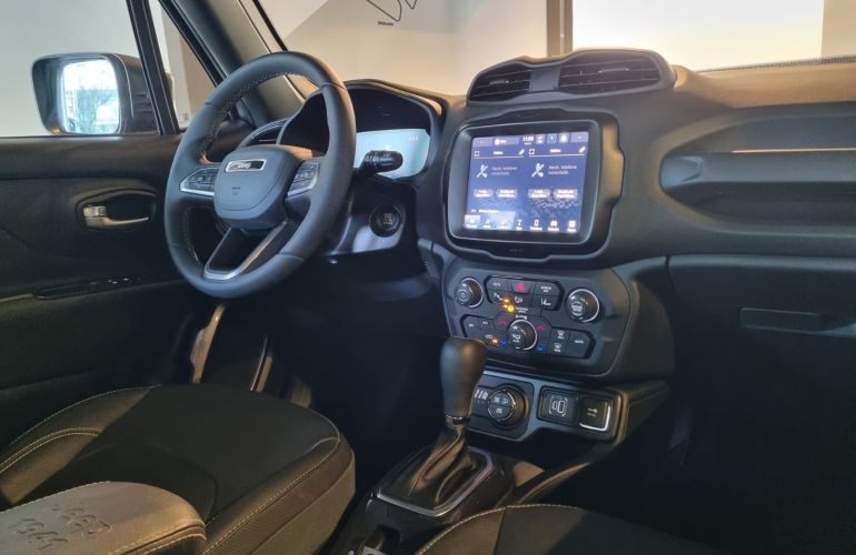 Jeep Renegade 1.3 T270 Turbo S 4x4 - Foto #7