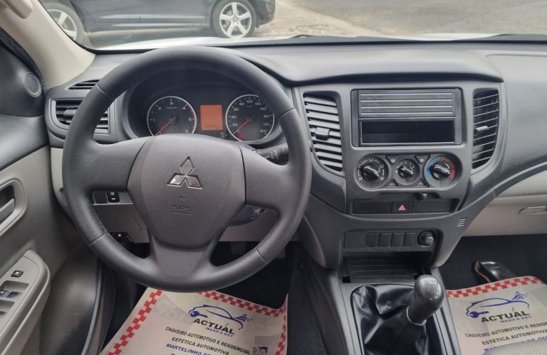 Mitsubishi L200 Triton 2.4 16V Turbo Sport GL CD 4x4 - Foto #4