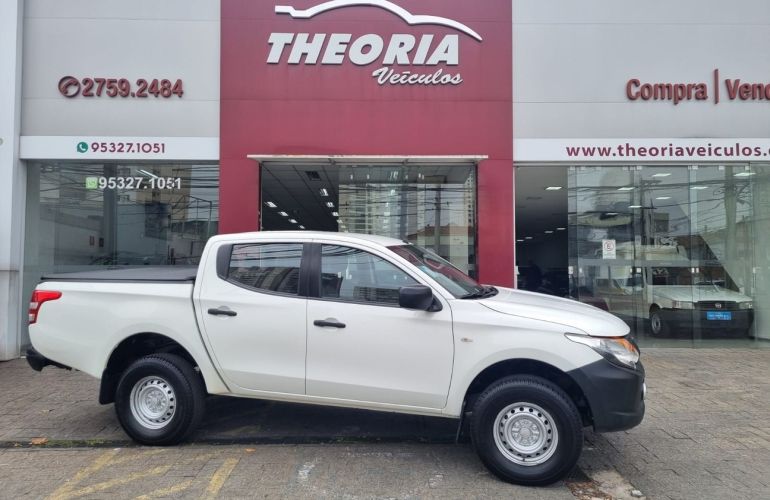 Mitsubishi L200 Triton 2.4 16V Turbo Sport GL CD 4x4 - Foto #8