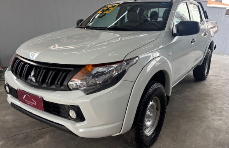 Mitsubishi L200 Triton 2.4 D GL 4WD - Foto #2