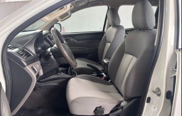 Mitsubishi L200 Triton 2.4 D GL 4WD - Foto #4