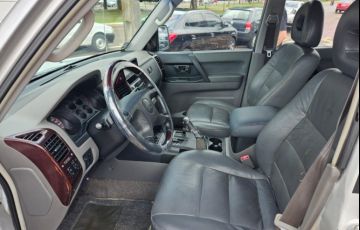 Mitsubishi Pajero 3.2 DI-D 4WD (Aut) - Foto #2
