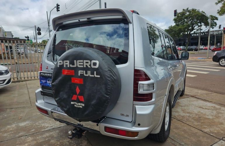Mitsubishi Pajero 3.2 DI-D 4WD (Aut) - Foto #4
