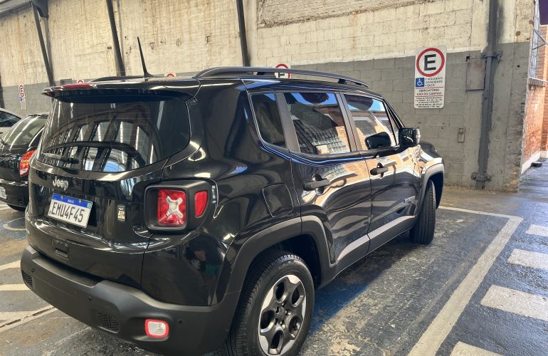 Jeep Renegade 1.8 (Aut) - Foto #8