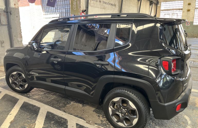 Jeep Renegade 1.8 (Aut) - Foto #9