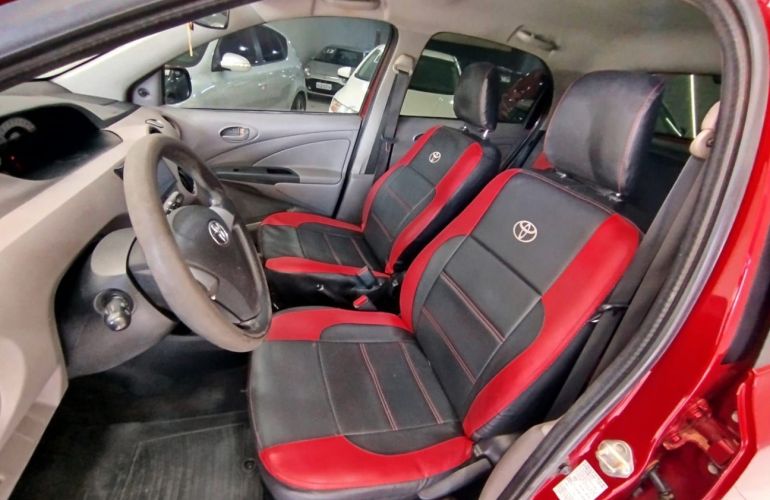 Toyota Etios 1.3 Xs 16v - Foto #8