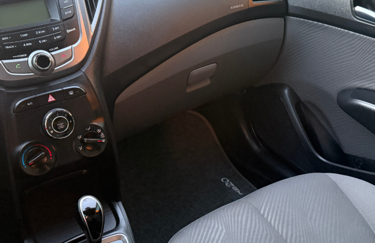 Hyundai HB20S 1.6 Premium (Aut) - Foto #8