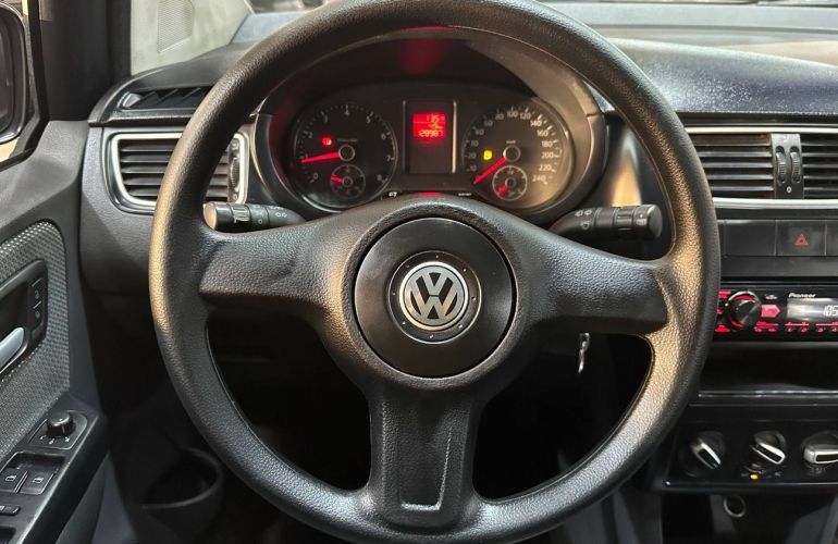 Volkswagen Fox 1.6 Mi 8v - Foto #9