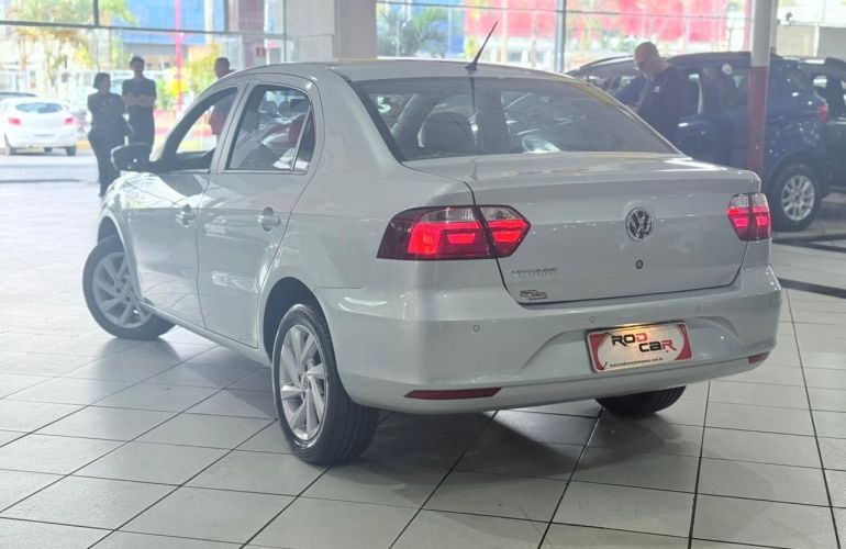 Volkswagen Voyage 1.0 12v MPi Total Comfortline - Foto #4
