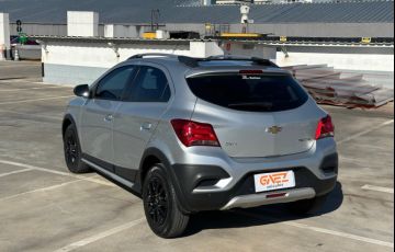 Chevrolet Onix 1.4 MPFi Activ 8v - Foto #2