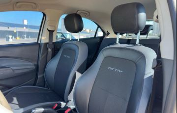 Chevrolet Onix 1.4 MPFi Activ 8v - Foto #8