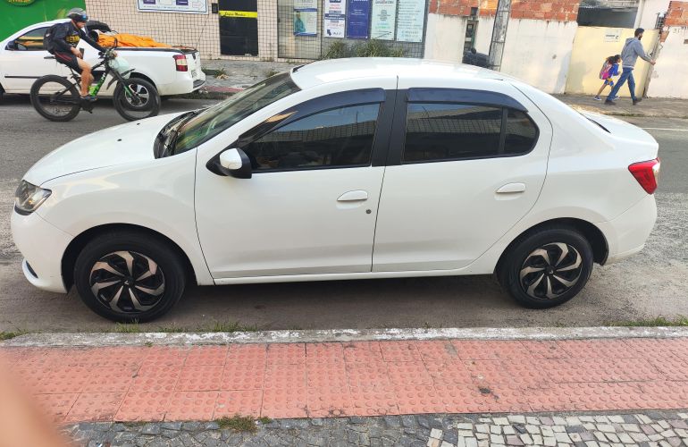 Renault Logan Expression 1.6 16V SCe (Flex) - Foto #6