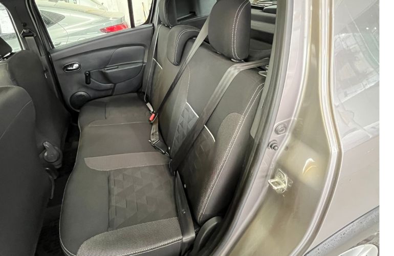 Renault Sandero Stepway 1.0 Zen - Foto #8