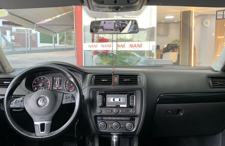 Volkswagen Jetta 2.0 Comfortline (Flex) - Foto #5