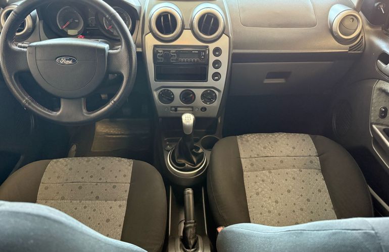 Ford Fiesta Hatch Rocam 1.6 (Flex) - Foto #2