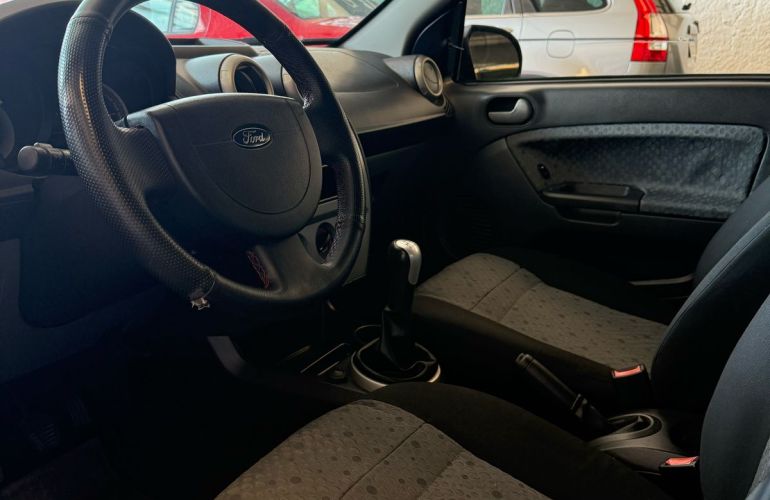 Ford Fiesta Hatch Rocam 1.6 (Flex) - Foto #5