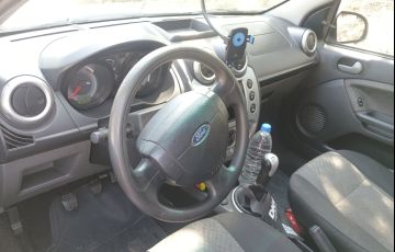 Ford Fiesta Hatch SE 1.0 RoCam (Flex) - Foto #2