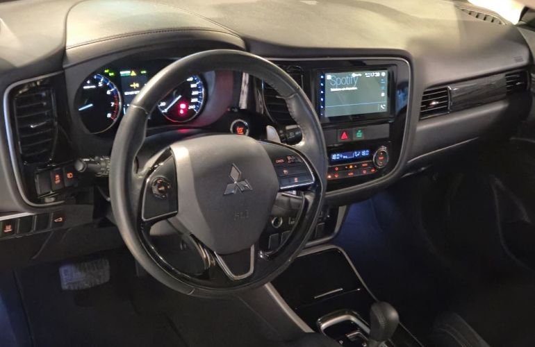 Mitsubishi Outlander 3.0 Gt 4x4 V6 24v - Foto #6
