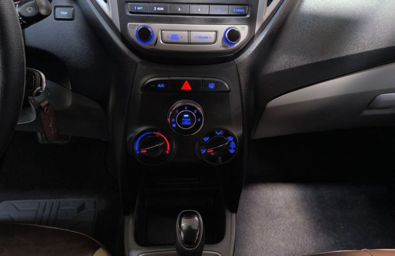 Hyundai Hb20s 1.6 Comfort Plus 16v - Foto #7