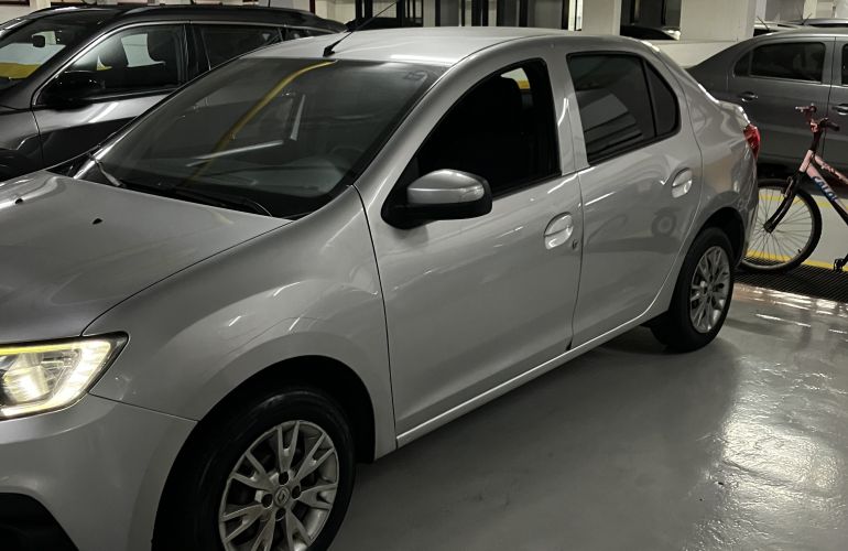 Renault Logan 1.0 Zen - Foto #4