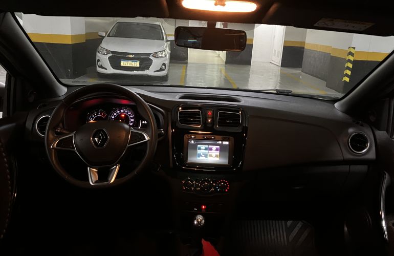 Renault Logan 1.0 Zen - Foto #6