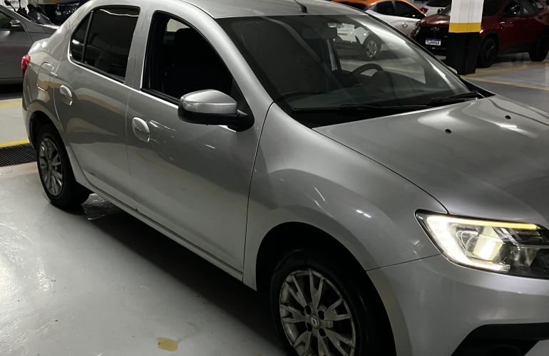 Renault Logan 1.0 Zen - Foto #8