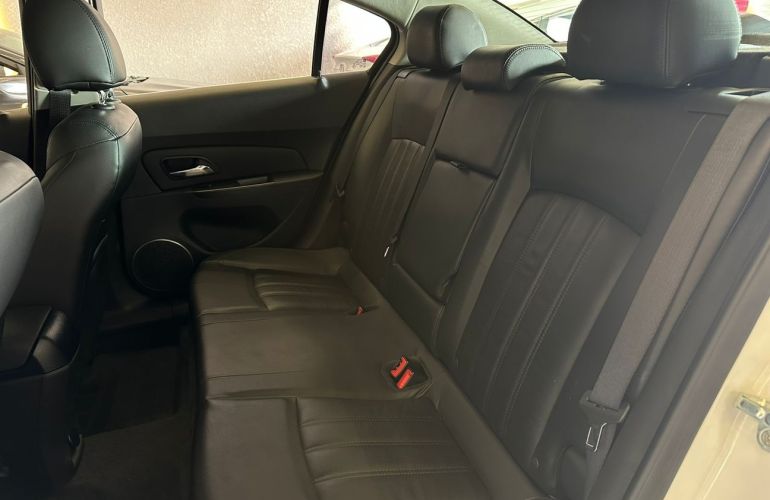Chevrolet Cruze 1.8 LT 16V Sedan - Foto #10